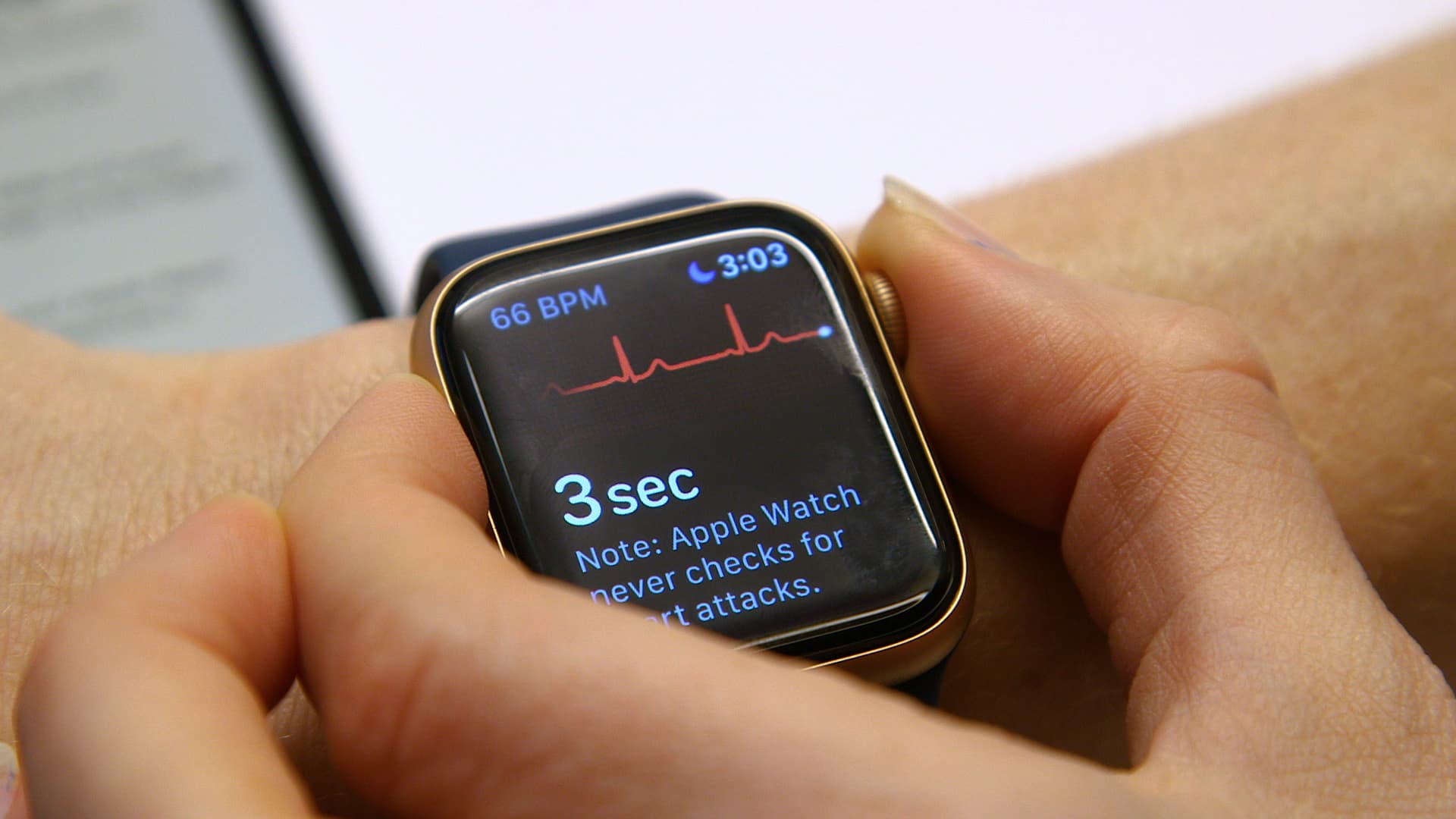 How to Use the ECG App on Your Apple Watch to Monitor Your Heart Health